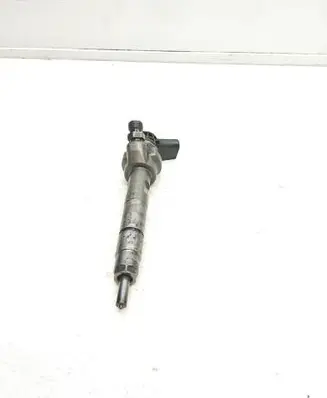 BMW 5 F10 F11 Fuel injector 7810702 0445110478
