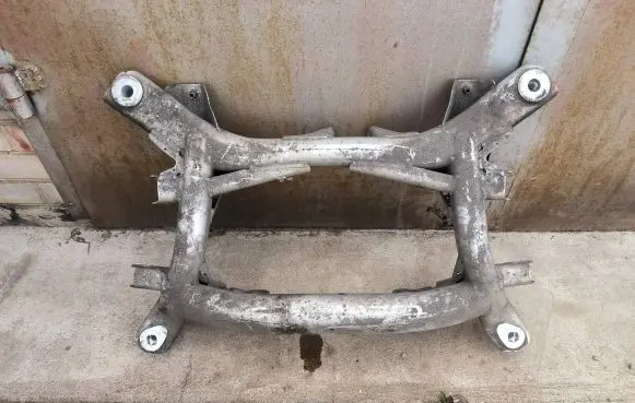 BMW M5 Rear subframe 495011427 2284090