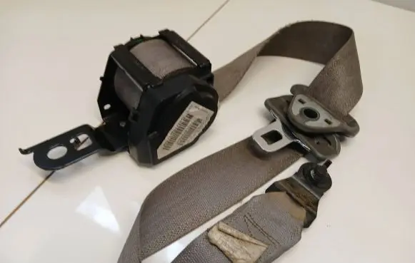 Jeep Grand Cherokee (WK) Front seatbelt 992T09SST1 3US089972TG