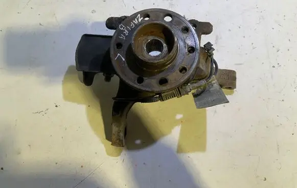 Opel Zafira B Front wheel hub 
