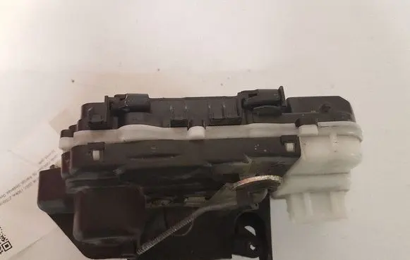 Peugeot 607 Rear door lock