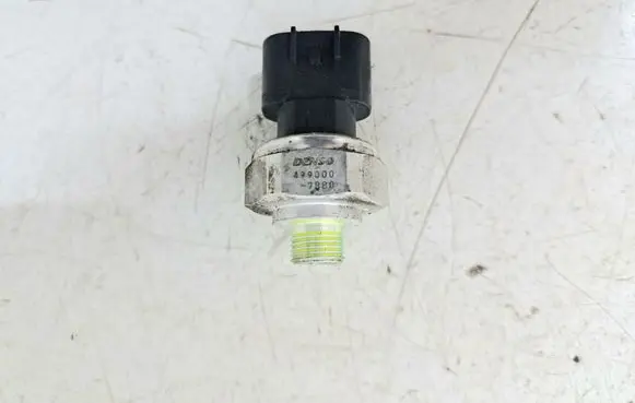 Toyota Avensis T270 Air conditioning (A/C) pressure sensor 4990007880