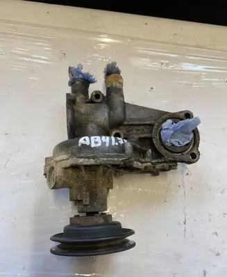 Audi 80 90 S2 B4 Water pump 037121013A