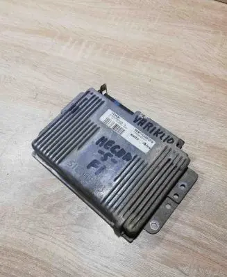 Renault Megane I Engine control unit/module ECU S105300103 HOM7700860319