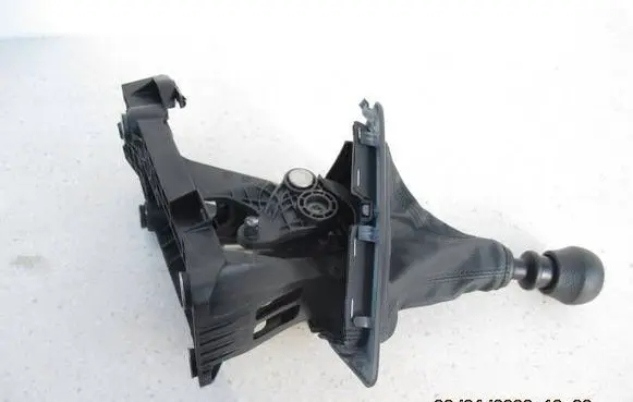 Toyota Auris E180 Gear shifter/selector 112102401