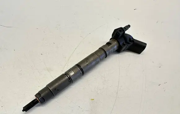 Audi A6 S6 C6 4F Fuel injector 059130277AB