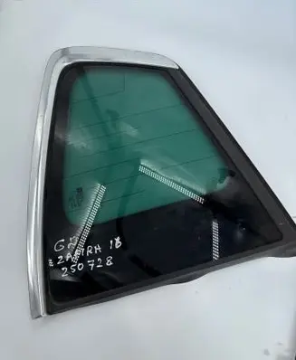 Opel Zafira C Rear side window 43r001667