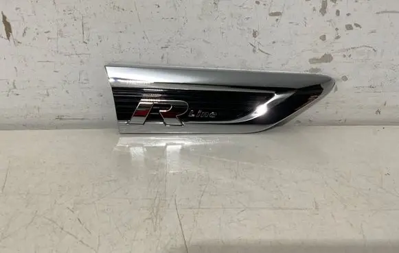 Volkswagen Tiguan Fender model badge letters 