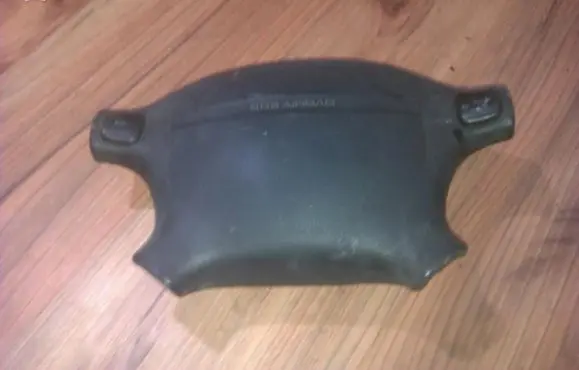 Mazda 323 Steering wheel airbag