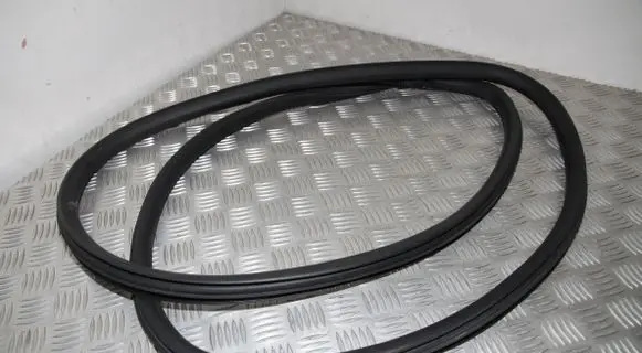Volkswagen Caddy Front door rubber seal 2K0837911H