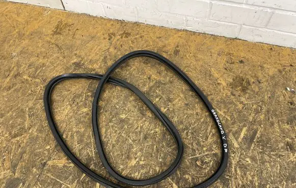 Opel Grandland X Front door rubber seal