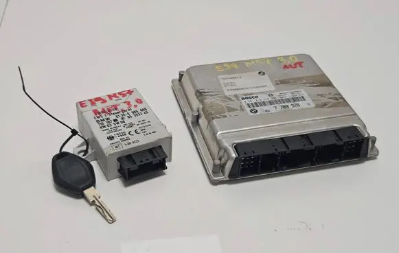 BMW 5 E39 Engine ECU kit and lock set 7789376 28RTF091 0281010314
