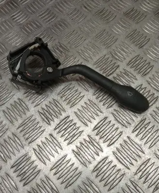 Volkswagen PASSAT B4 Wiper control stalk