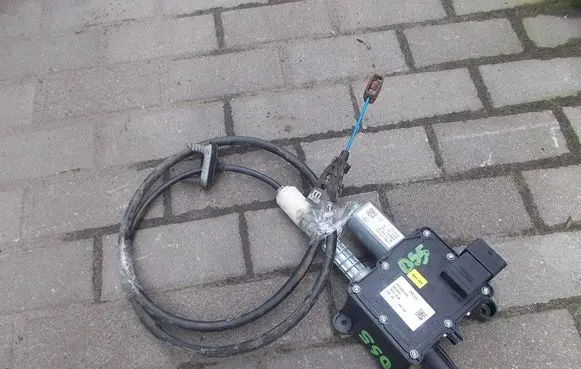 Citroen DS5 Hand brake/parking brake motor 