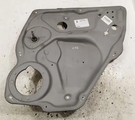 Rear door manual window regulator