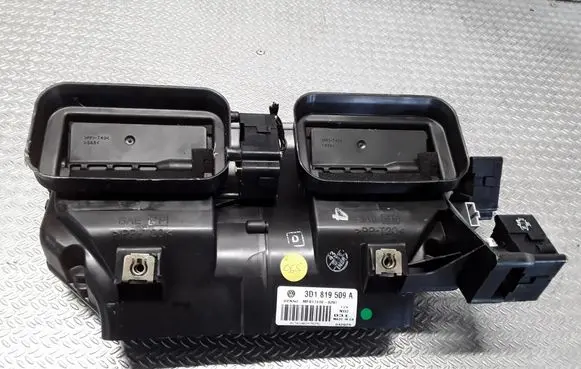 Volkswagen Phaeton Electric throttle body valve 3D1819509