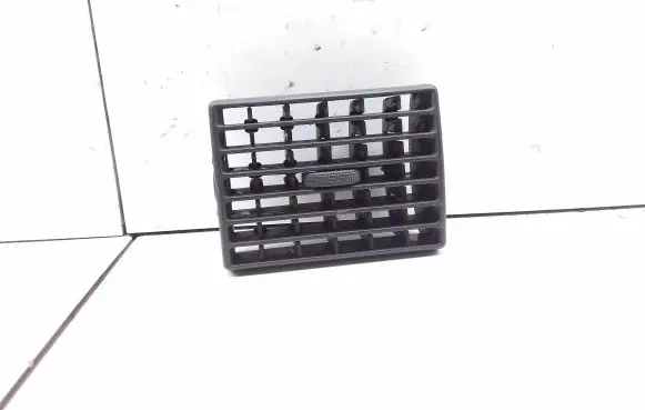 Audi 80 90 B3 Dashboard air vent grill cover trim 893820957