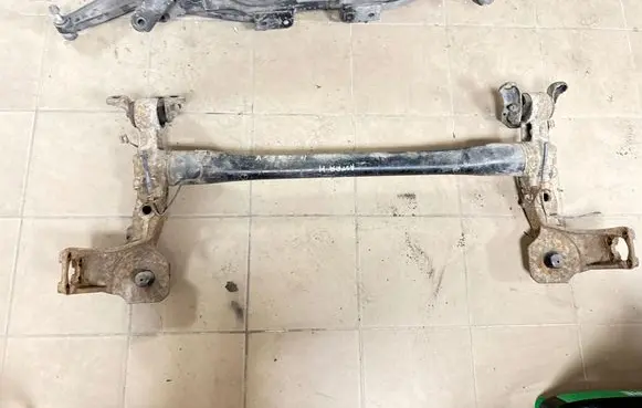 Opel Astra H Rear subframe 