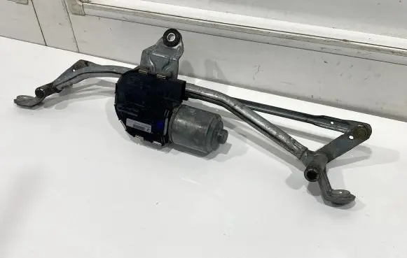 BMW X3 F25 Front wiper linkage and motor 7213275 397021315 20110826