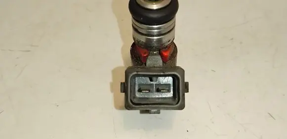 Volkswagen Golf IV Fuel injector 036031C