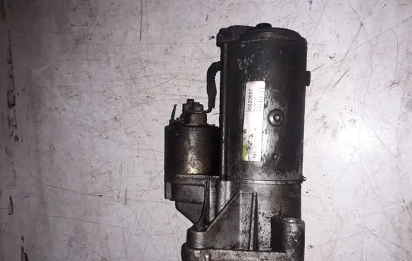 Mitsubishi Space Star Starter motor 8200064465