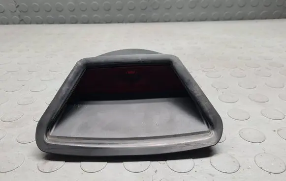 BMW 7 E38 Third/center stoplight 63258352788