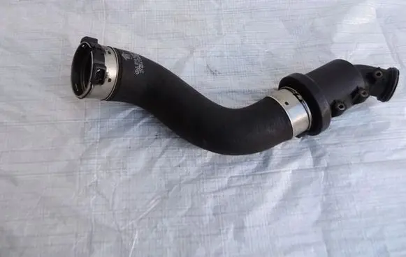 Mercedes-Benz C W204 Intercooler hose/pipe A2045011682