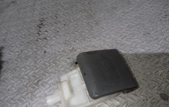 Toyota Prius (XW20) Engine bonnet (hood) release handle