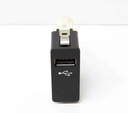 BMW i3 AUX in-socket connector 6820397
