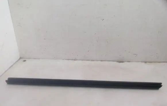 Fiat Bravo Windshield trim