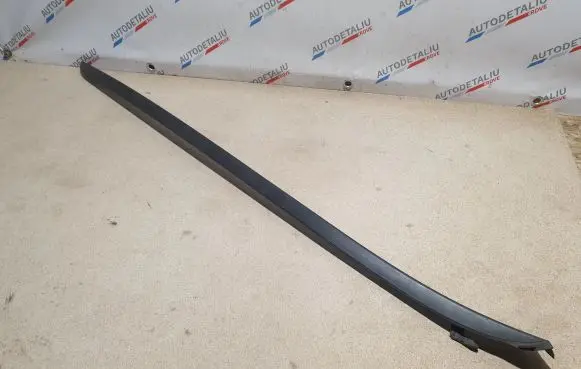 BMW 2 F46 Windshield trim 7331508 51317331508