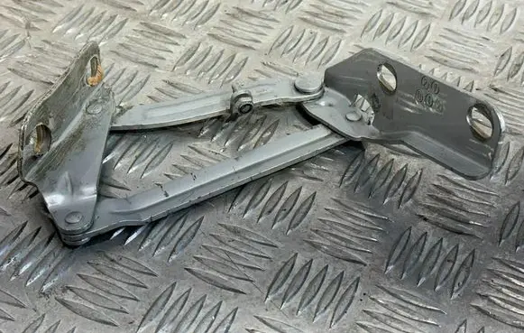 Mercedes-Benz Sprinter W906 Engine bonnet/hood hinges 9067500021