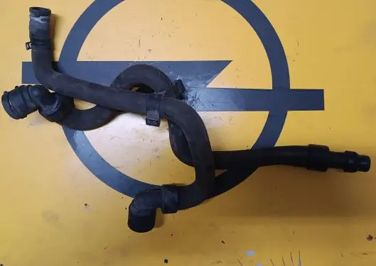 Opel Insignia A Engine coolant pipe/hose 13220138 56556389