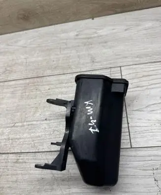 Seat Leon (1P) Active carbon filter fuel vapour canister 1K0201801 1K0196