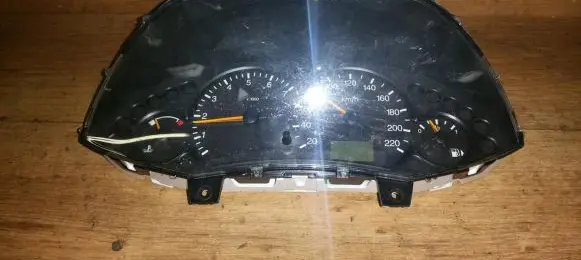 Ford Focus Speedometer (instrument cluster) 98ap10841bc 98ap-10841-bc