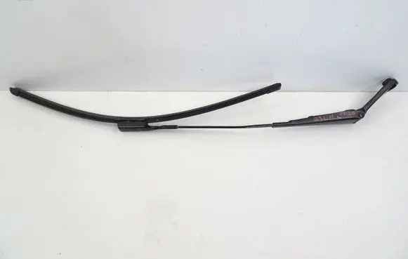 Audi Q3 8U Front wiper blade arm 8U1955407A