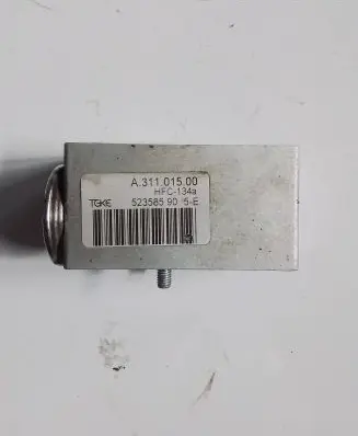 Renault Master III Air conditioning (A/C) expansion valve 52358590 A31101500