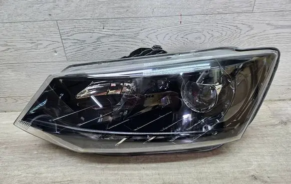 Skoda Fabia Mk3 (NJ) Headlight/headlamp 6V1941015B