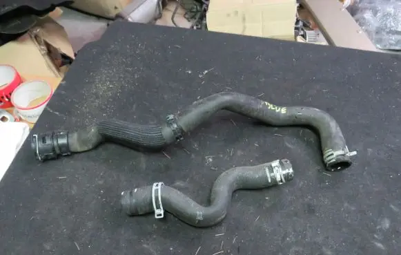 Citroen C4 Cactus Engine coolant pipe/hose 9641522280