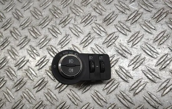 Chevrolet Cruze Light switch 13301752