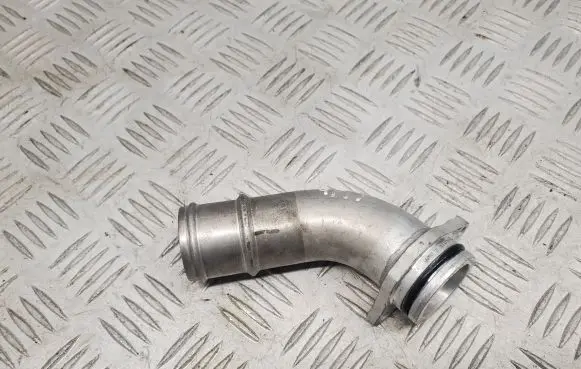 Audi Q7 4M Engine coolant pipe/hose 06M121137AF