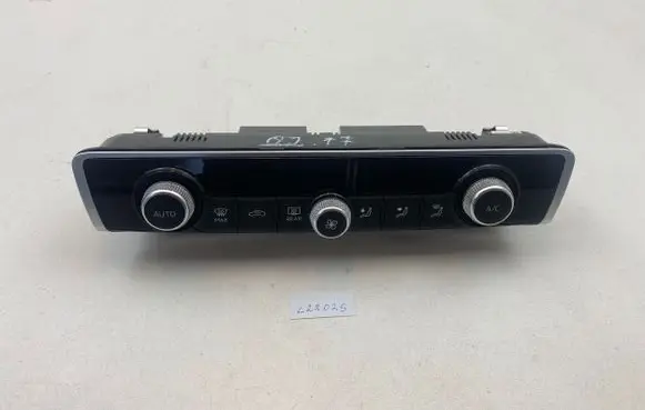 Audi Q2 - Climate control unit 8V0820043K 00030924