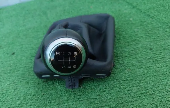 Audi A3 S3 8V Gear lever shifter trim leather/knob 8V0711184
