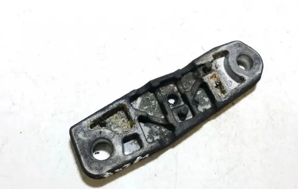 Volvo XC90 Engine mounting bracket
