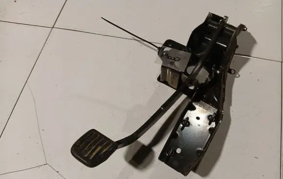 Ford Mondeo MK IV Brake pedal 7G9N2D094NB