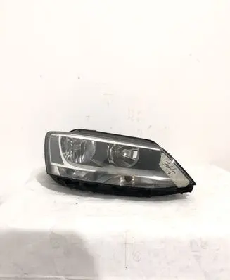 Volkswagen Jetta VI Headlight/headlamp