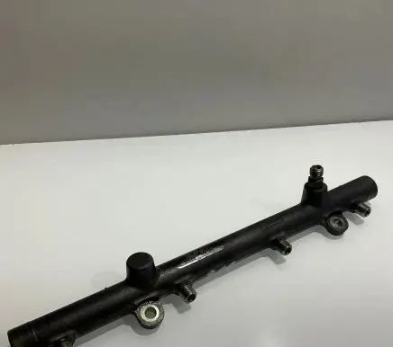 Mercedes-Benz E W211 Fuel main line pipe A6280700095 000072L1