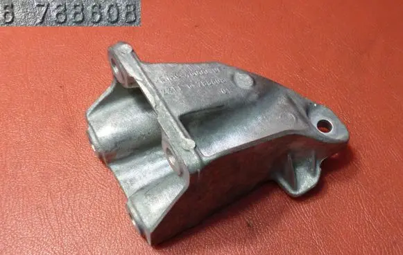 BMW 1 F20 F21 Engine mounting bracket 6788608