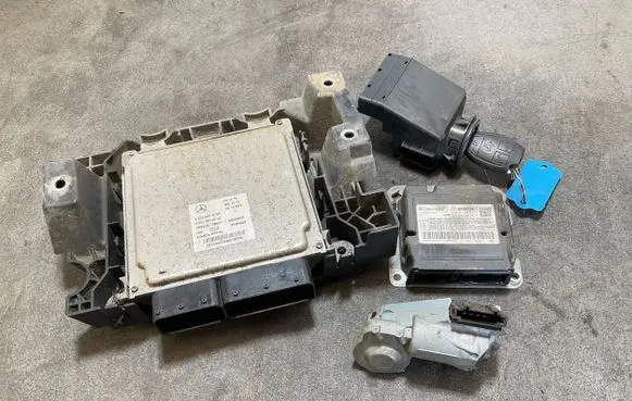 Mercedes-Benz Sprinter W906 Engine control unit/module A6519003203 28454422 A6519012902