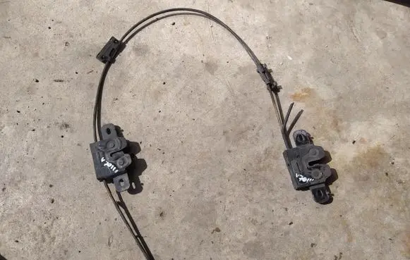 Volvo S80 Engine bonnet/hood lock/catch 30649447
